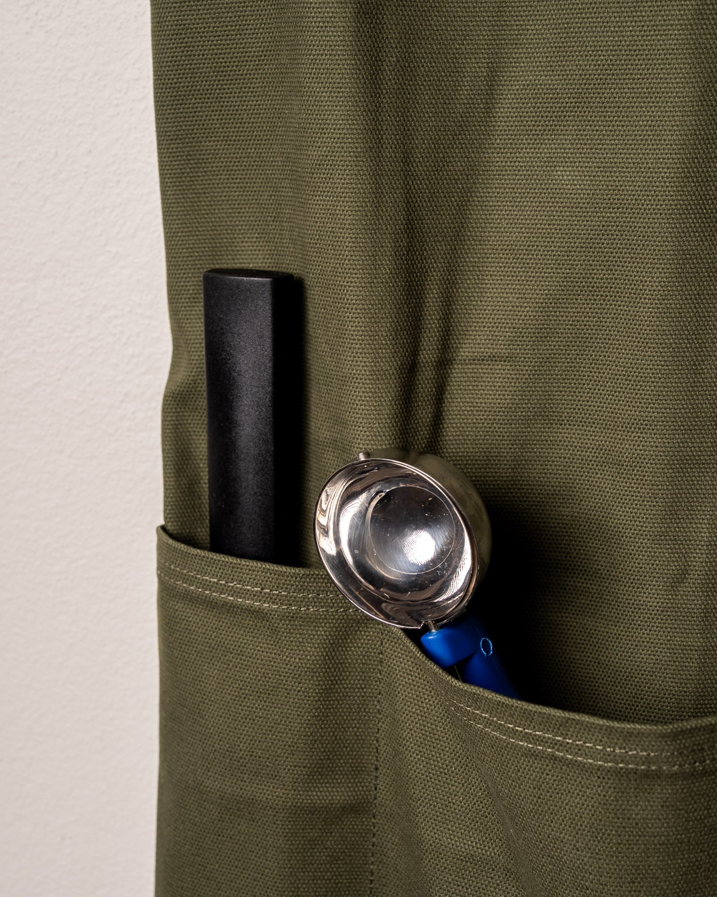 LITTLE TREAT APRONS - Image 5